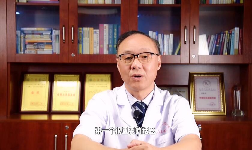 青少年该如何应对抑郁症的发生?家长限制小孩玩手机对吗? 青少年抑郁,抑郁症,催眠师:青少年该如何应对抑郁症的发生?家长限制小孩玩手机对吗?