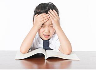 厌学,催眠疗法,厌学分析：哪些表现可以反映出孩子厌学，是什么原因引起的呢?