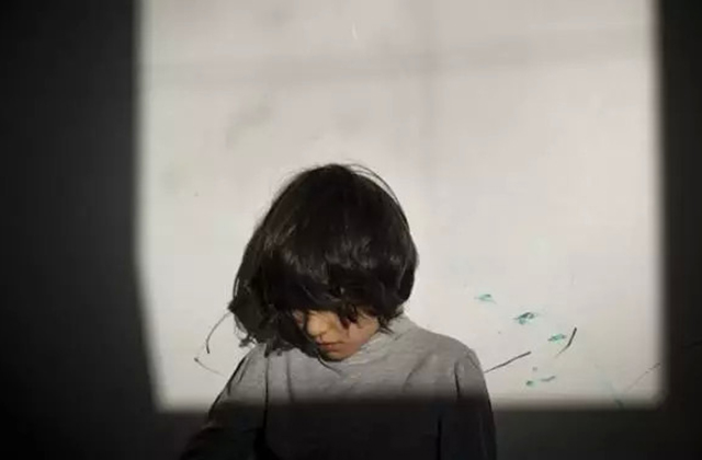 如何帮助青少年远离抑郁? 青少年抑郁,远离抑郁,抑郁症的表现:如何帮助青少年远离抑郁?