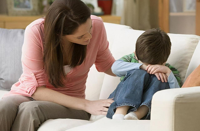 孩子焦虑,孩子情绪爆发,家长情绪管理：当孩子因为焦虑而情绪爆发时，该怎么办？