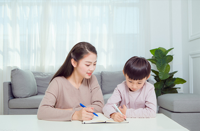 孩子厌学,成绩,家庭教育：孩子厌学怎么办？既要对症下药，又要综合治理！