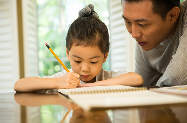 孩子厌学,成绩,家庭教育：孩子厌学怎么办？既要对症下药，又要综合治理！