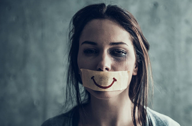 微笑抑郁症,抑郁倾向,情绪低落：我们该如何判断微笑抑郁症呢？